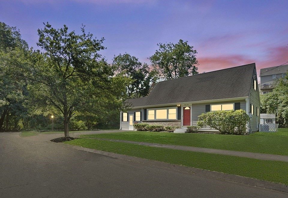 1st image of 43 Vista Dr