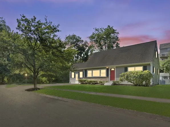 43 Vista Dr, Danvers, MA 01923