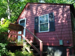 36 Long Pond Rd S, Ledyard, CT 06339