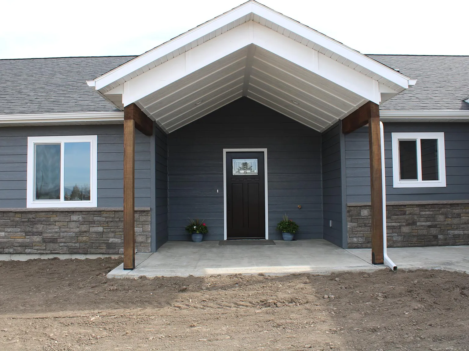 3 bed, 1900 sqft, $2,950 — Photo 3