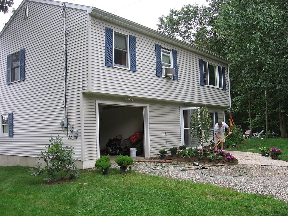 Well-Maintained Raised Ranch
