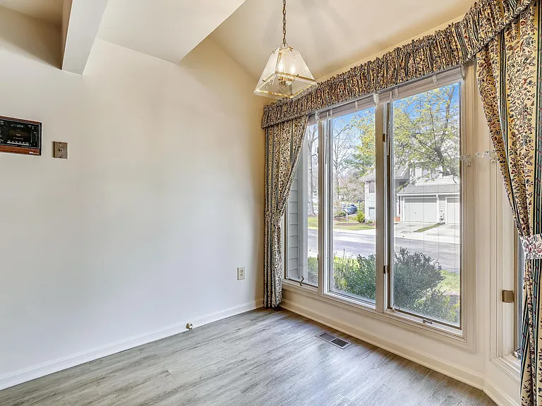 5205 Columbia Rd #9 — Photo 25