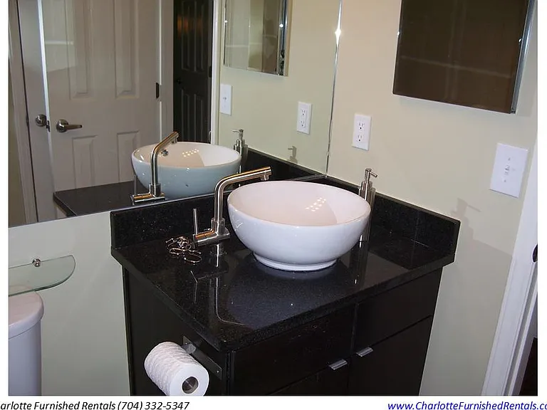 4th Ward Corporate / Fully Furnished Condo for Lease - Bathr