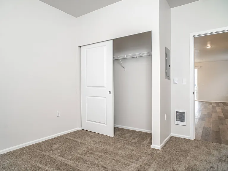 1 Bedroom - 591sqft 1 Bedroom - 591sqft