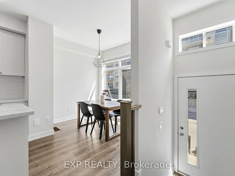 19 Markle Cres — Photo 4