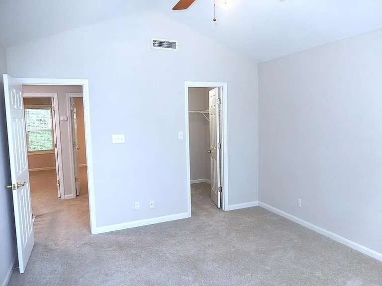 211 Bridgepath Dr — Photo 17