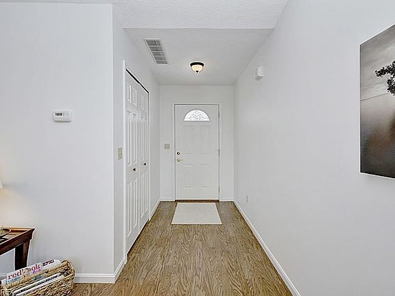 2nd image of 572 Bayberry Dr