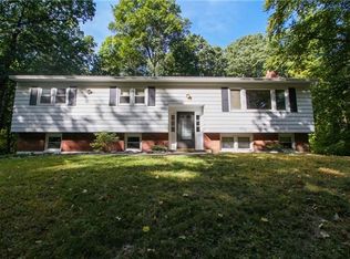 5 Gretna Woods Rd, Pleasant Valley, NY 12569