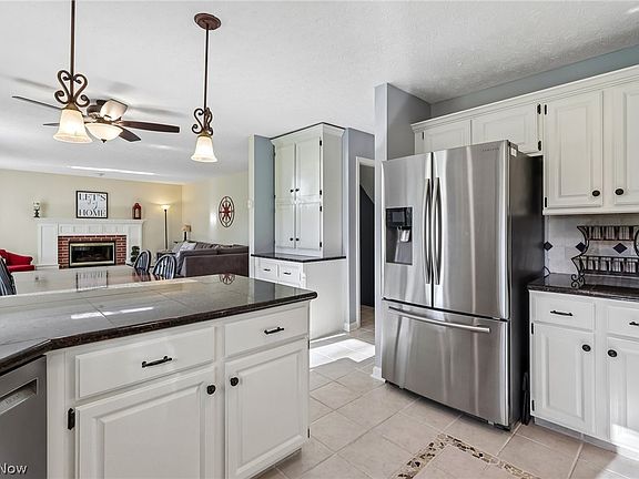 5th image of 32245 Country Club Dr
