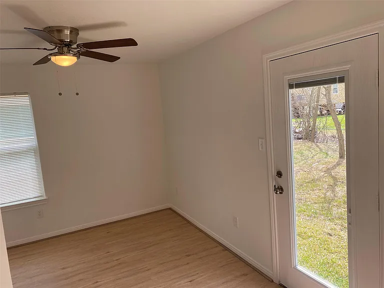 3722 Putnam Dr #A — Photo 15