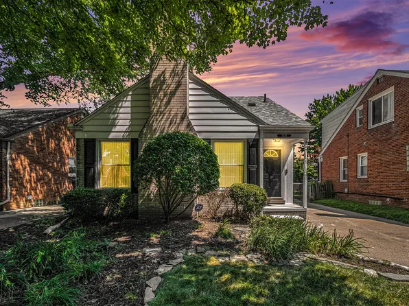 21175 Kenmore Ave, Harper Woods, MI 48225