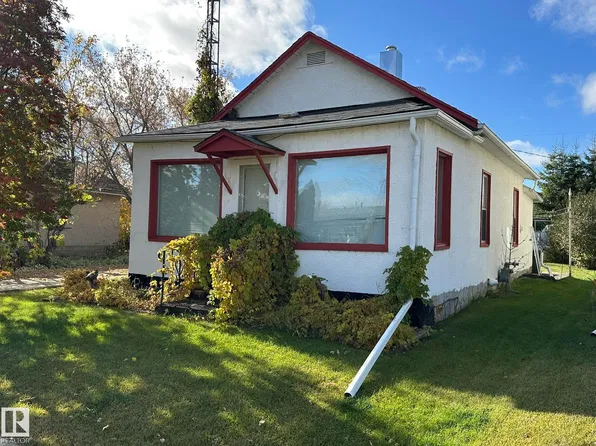 4522 51st St, Smoky Lake, AB T0A 3C0
