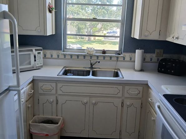 47 Woodland Dr APT 201