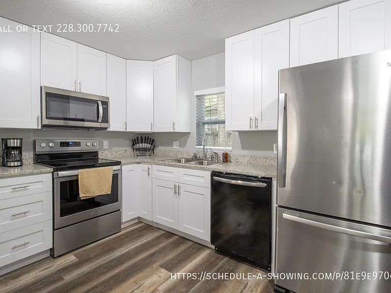 226 Milray Ln — Photo 7
