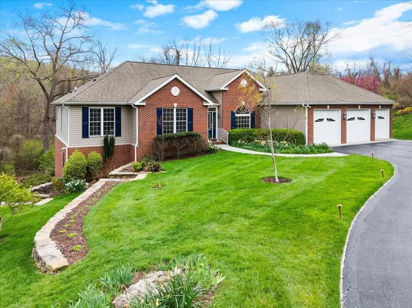 1051 Nik Ryan Dr, Blacksburg, VA 24060