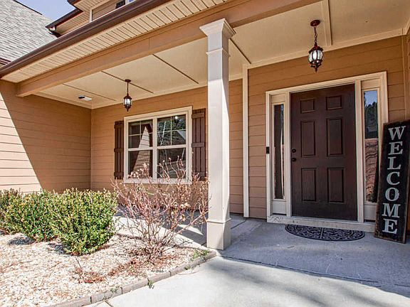 5th image of 205 Blossom Ln