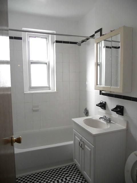1st image of 490 Ocean Pkwy APT 27