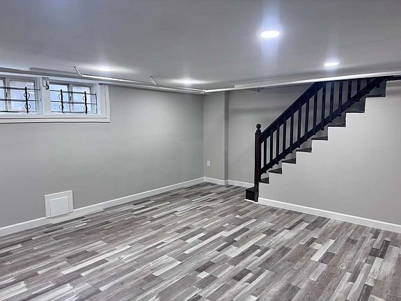 3rd image of 1324 Crofton Rd #2