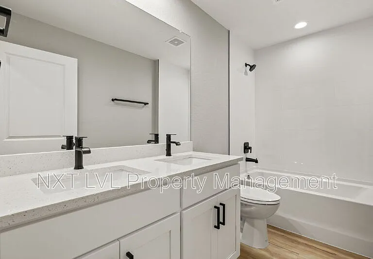 213 NW 5th St — Photo 18