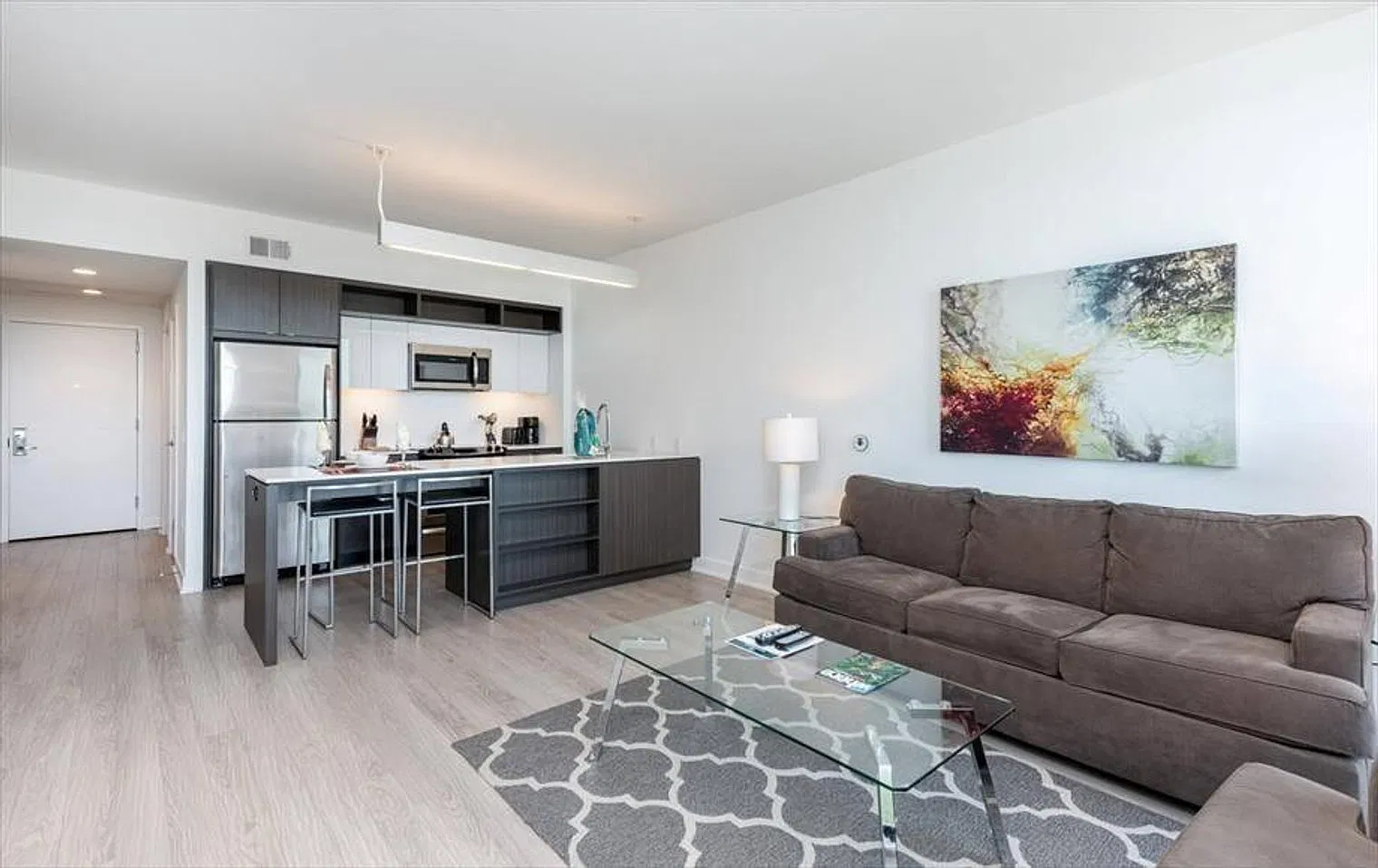 1 bed, 1.0 bath, 775 sqft, $4,888 — Photo 3