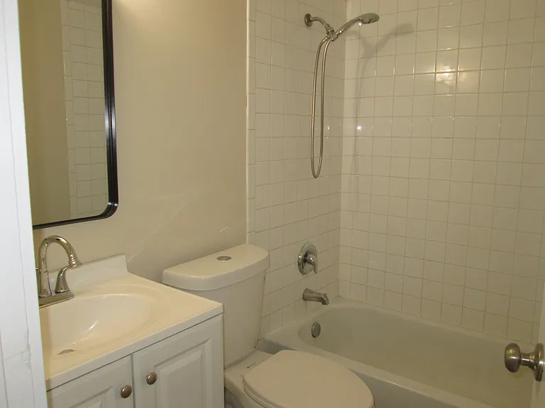 920 Casey Ct #4 — Photo 13
