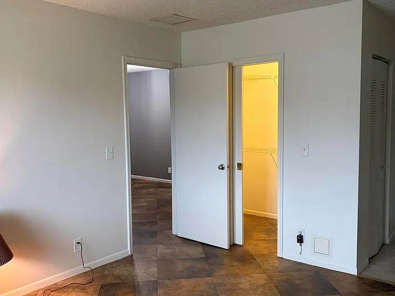 2520 Black Olive Blvd #203 — Photo 8