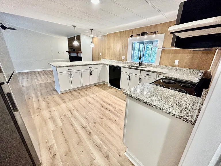 174 Dunsmore Dr — Photo 6