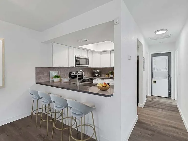 The Harrison Apartments — Photo 19