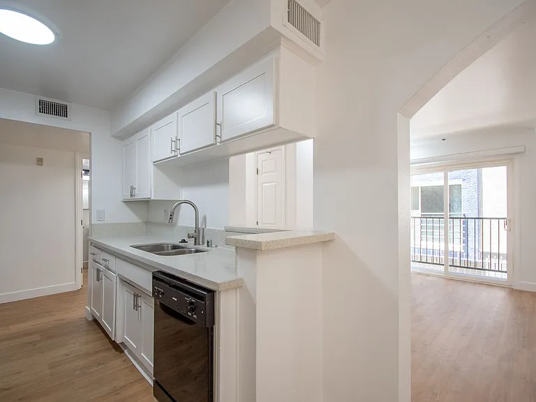 11035 Otsego St — Photo 20