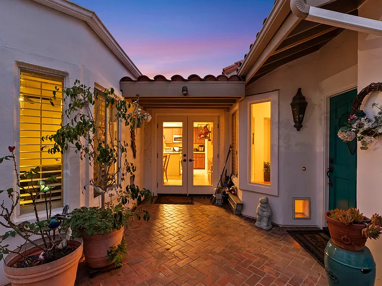 4947 Delos Way — Photo 4