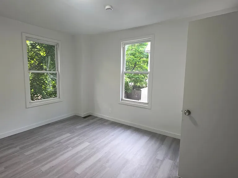 238 Newhall St — Photo 14
