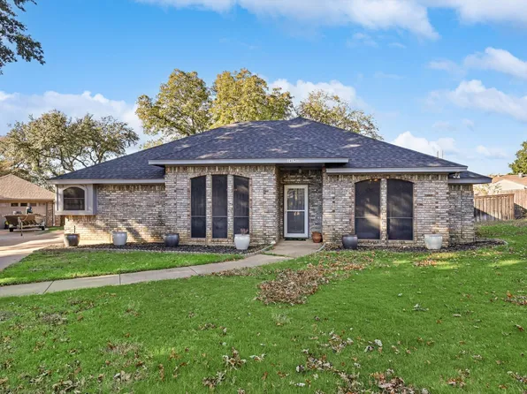 1417 Bayou Rd, Grapevine, TX 76051