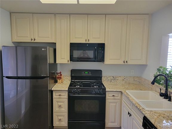 5th image of 8541 Willowrich Dr