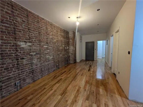 104-44 42nd Ave, Corona, NY 11368
