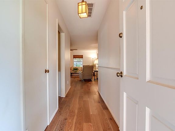 3rd image of 2705 Carlton Way
