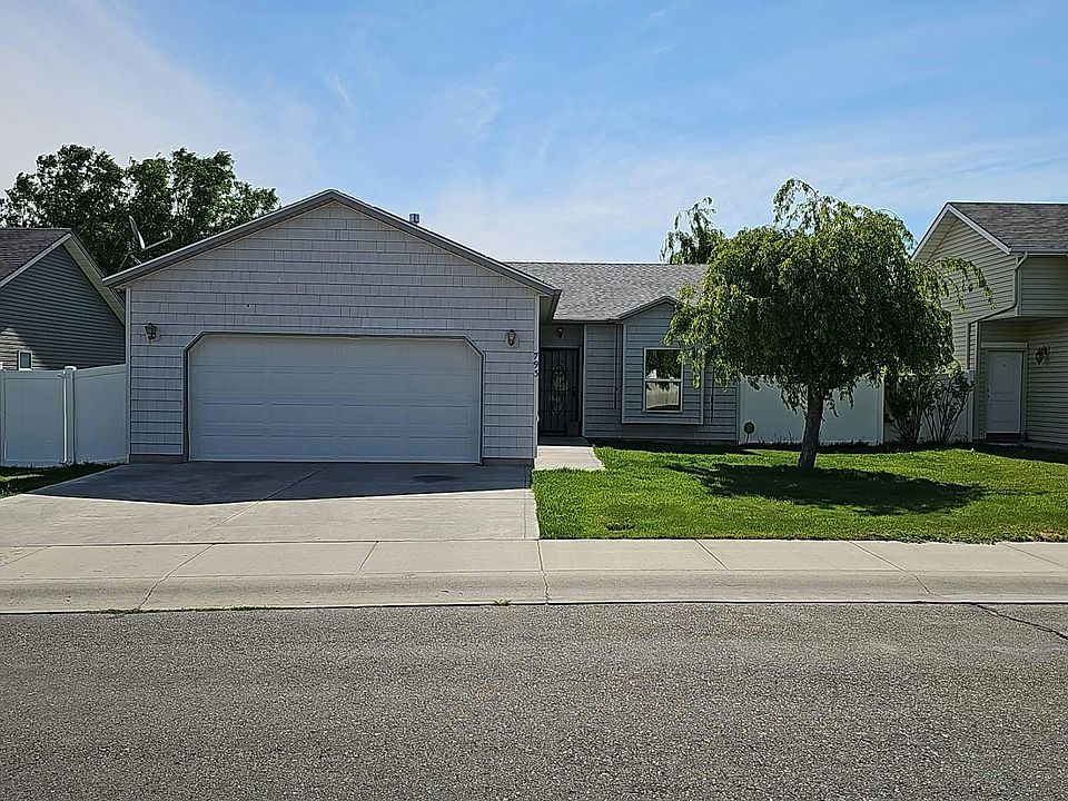 1st image of 793 Birchwood Rd