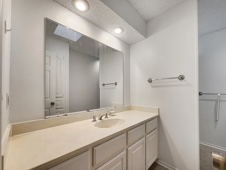 7397 FM 1377 — Photo 17
