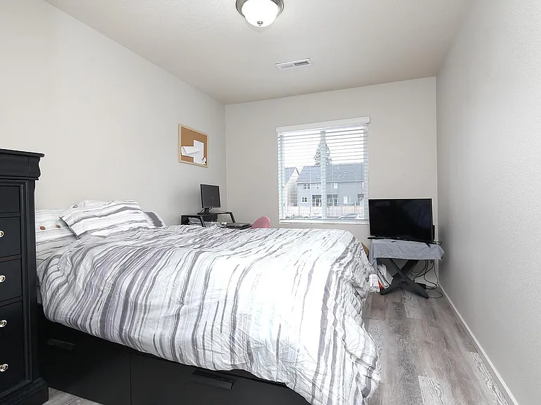 8513 NE 14th Pl — Photo 13