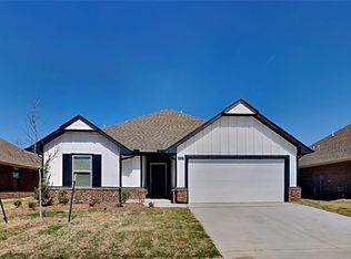 9121 NW 127th St, Yukon, OK 73099