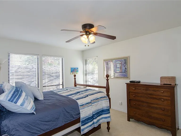 1353 Lost Creek Blvd — Photo 22