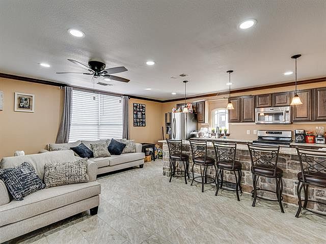 1st image of 6017 Dewberry Ln