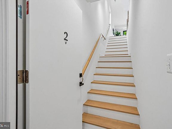 3rd image of 4902 Astor Pl SE