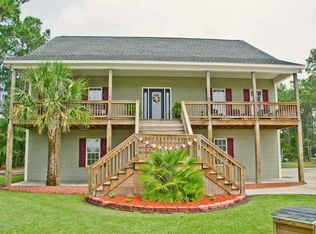 205 Thompson Field Cir, Gloucester, NC 28528