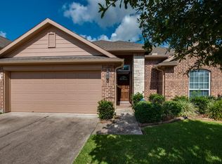 8211 Mandalay Bay Dr, Baytown, TX 77523