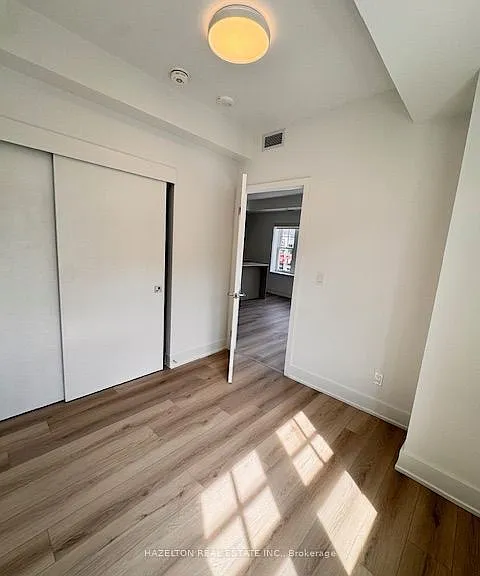 8 Manor Rd W #204 — Photo 9