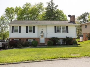 2926 Neil Dr, Roanoke, VA