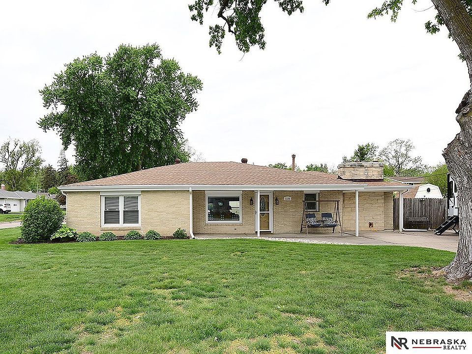 1st image of 1104 N 85th St