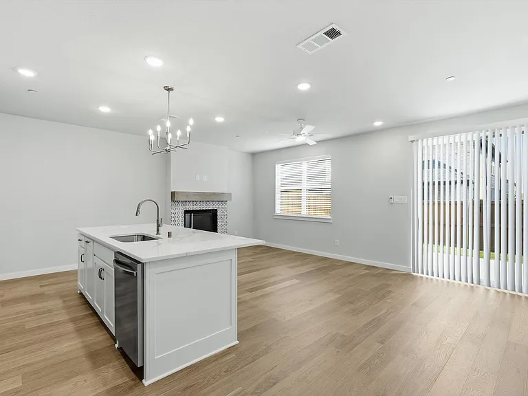 2845 Concord Dr — Photo 6