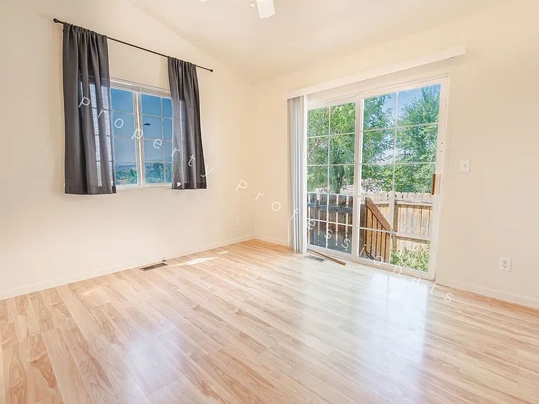1015 Domelby Ct — Photo 8