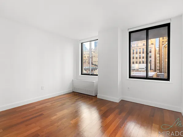 290 Third Avenue image 9 of 28